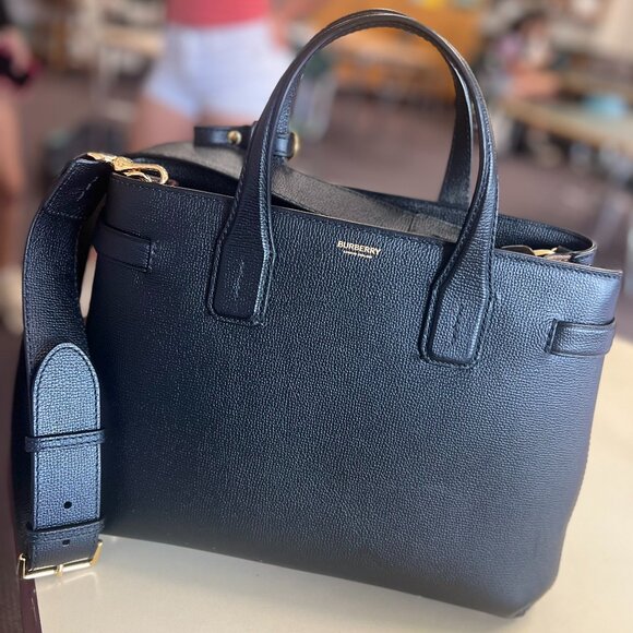 BURBERRY PURSE - Picture 1 of 4